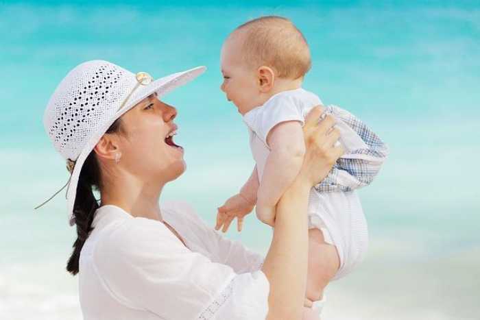 Baby Mom for Newbies: Your Chill Guide to Motherhood Basics